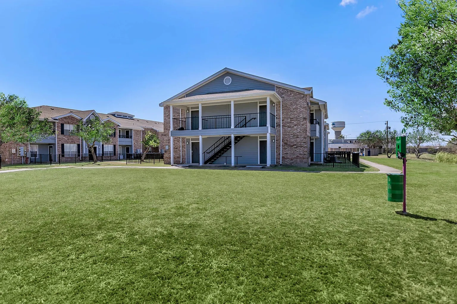 Contigo Apartments – photo 1