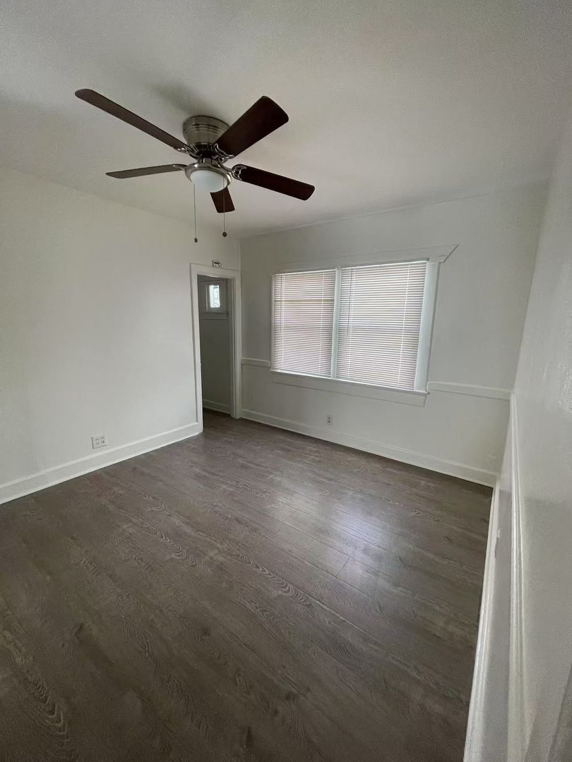 1033 Coronado Ave unit 1033 Coronado Ave – photo 5