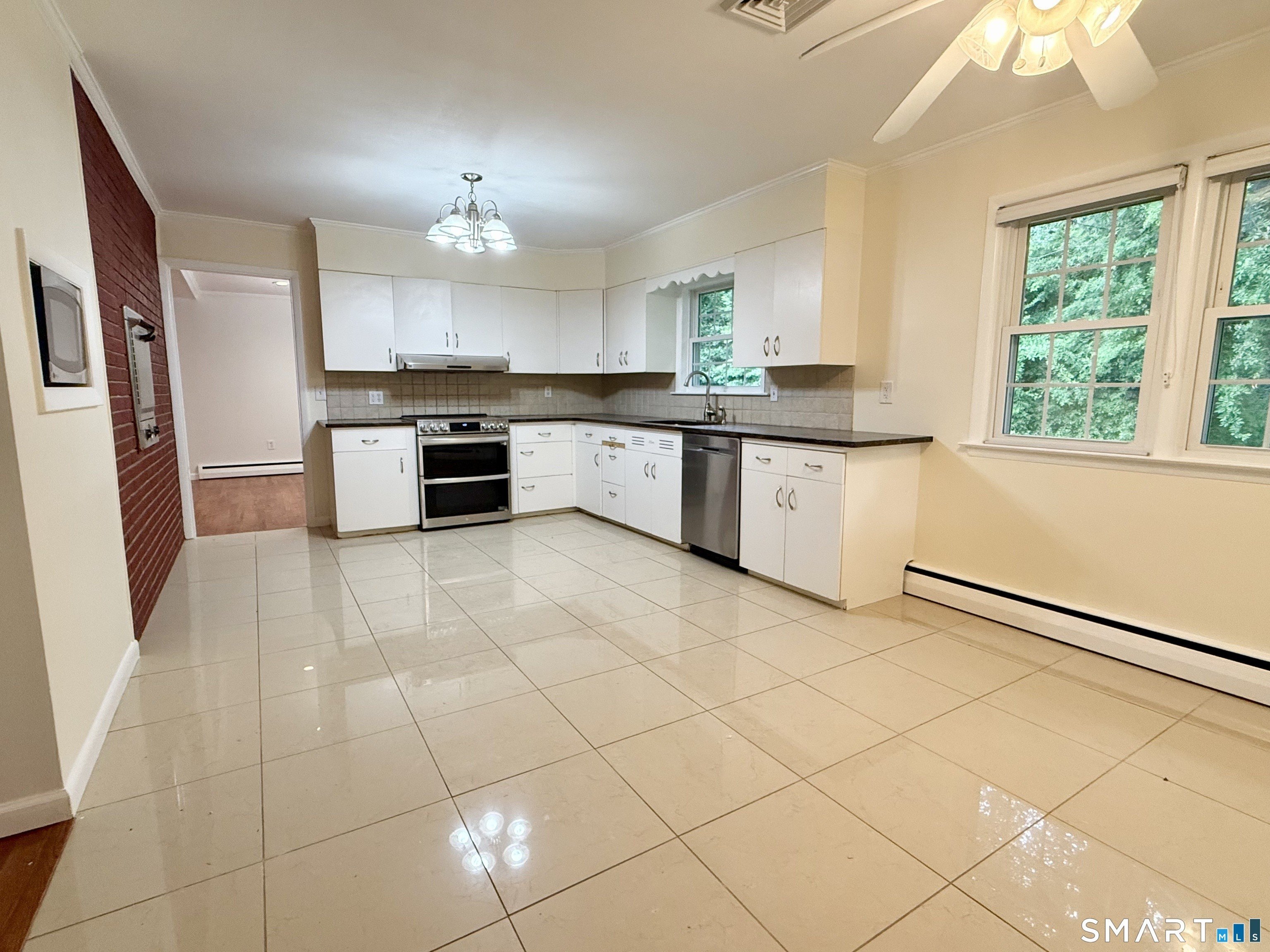 21 Byron Pl – photo 5