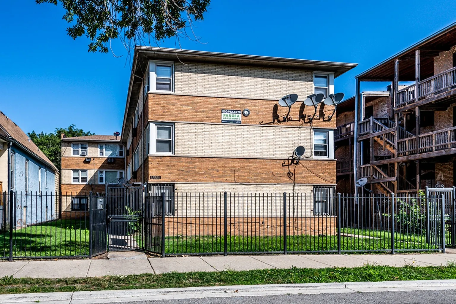 2826 E 76th – photo 1