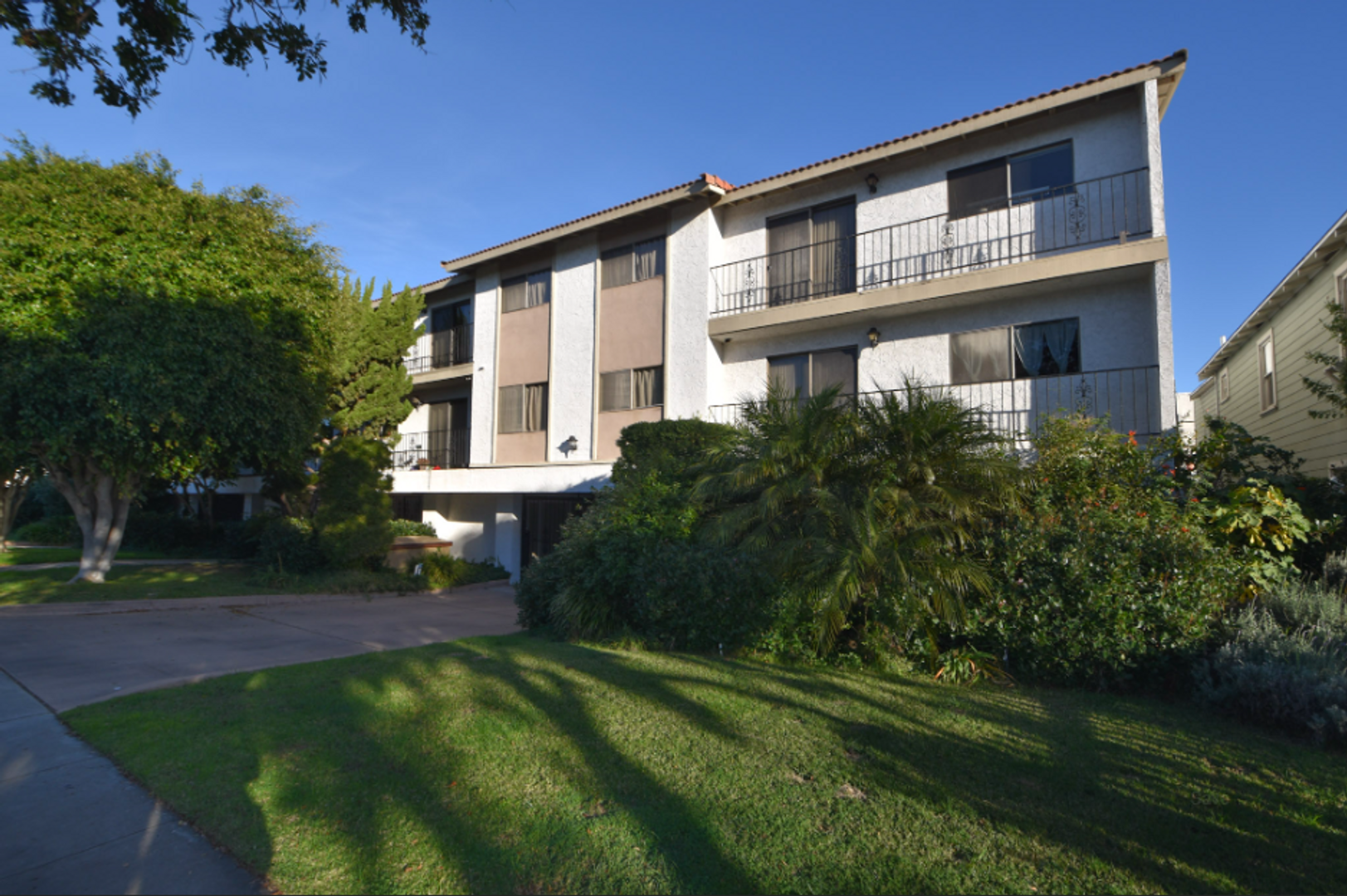 845 E Ave unit Vacation or Long Term Rental – photo 1
