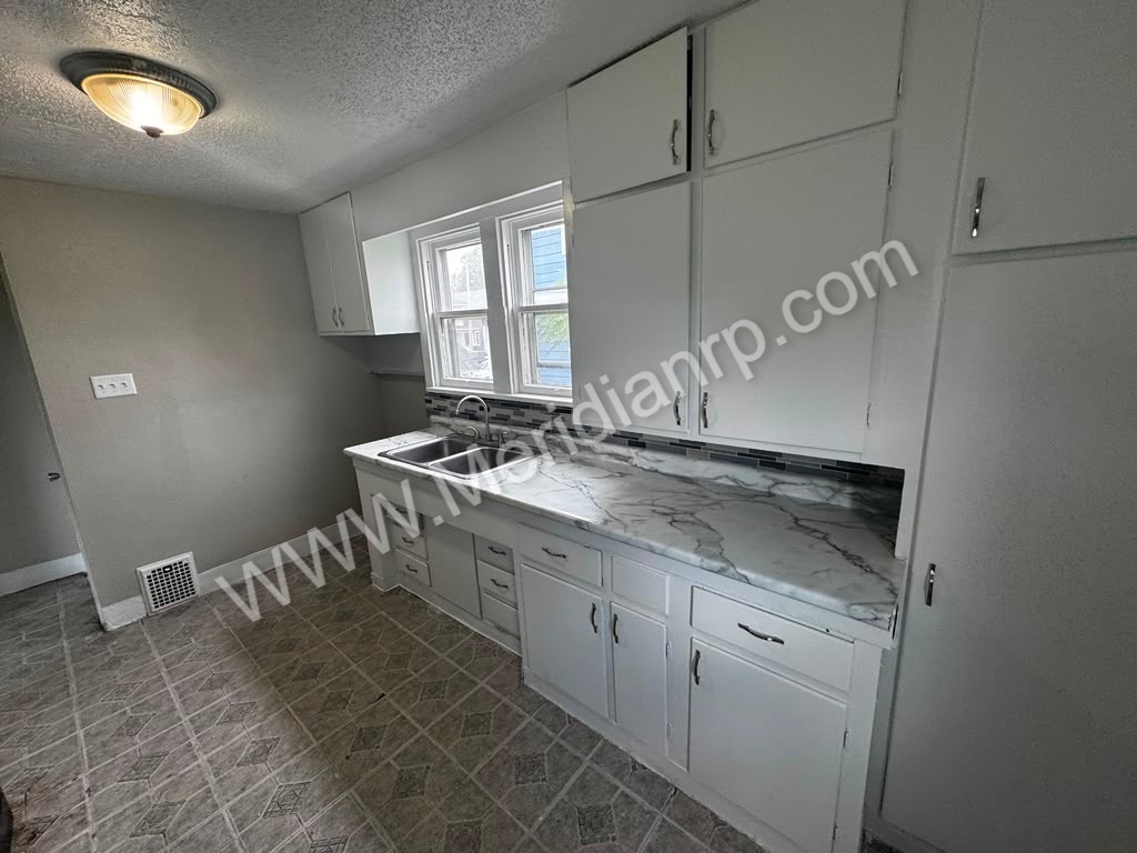 3015 Holton Ave – photo 4