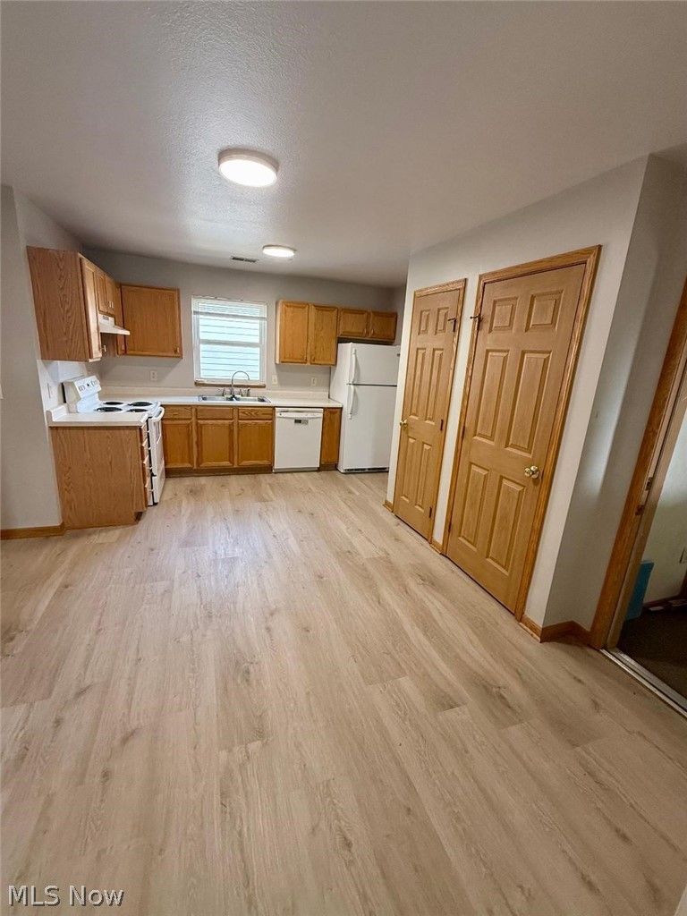 77 W Wood St unit 4 – photo 3