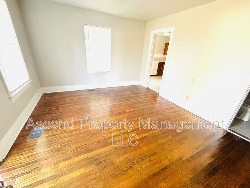 4504 Old Mission Rd – photo 2