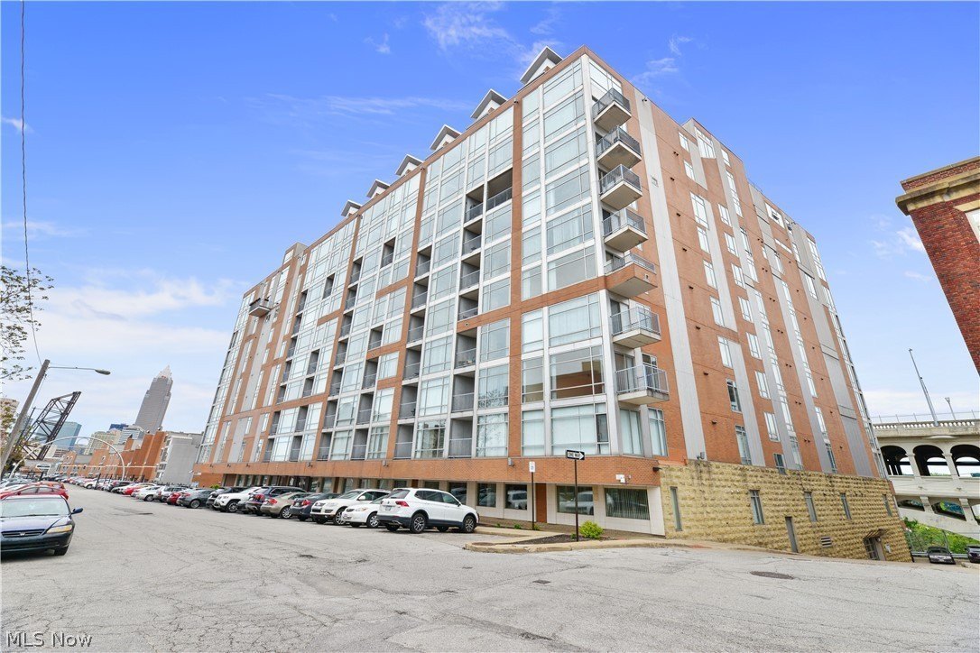2222 Detroit Ave #907 – photo 1