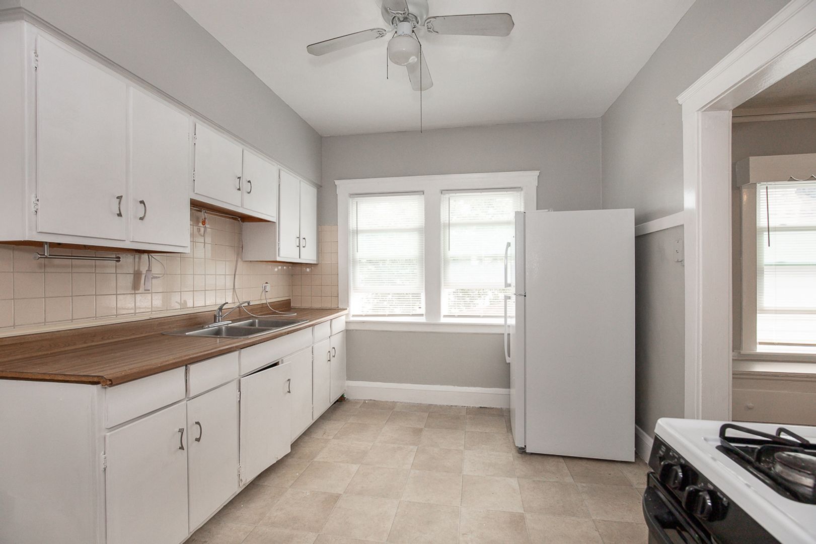 13416 Harlon Ave unit Up – photo 2