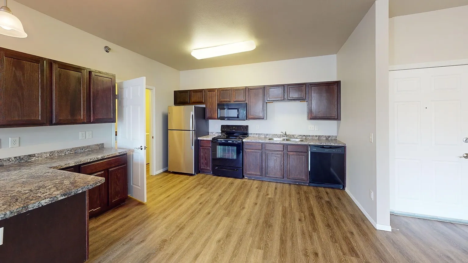 Burlington Apartments – photo 3