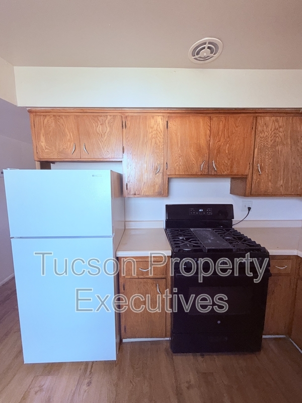8914 S Nogales Hwy – photo 4