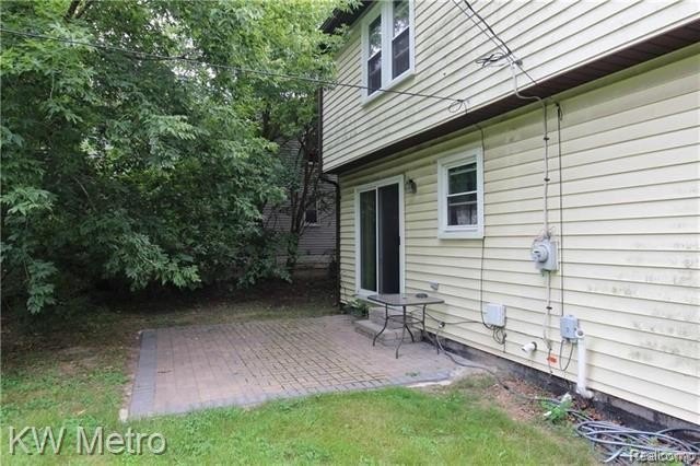 311 Woodlawn Ave – photo 3