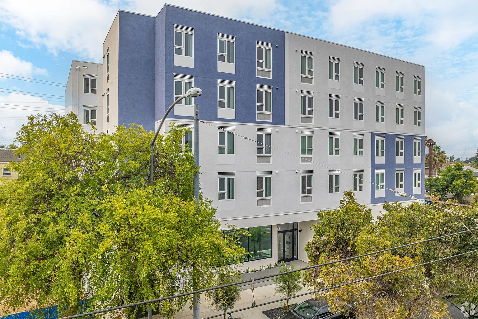 2551 Commercial St – photo 2