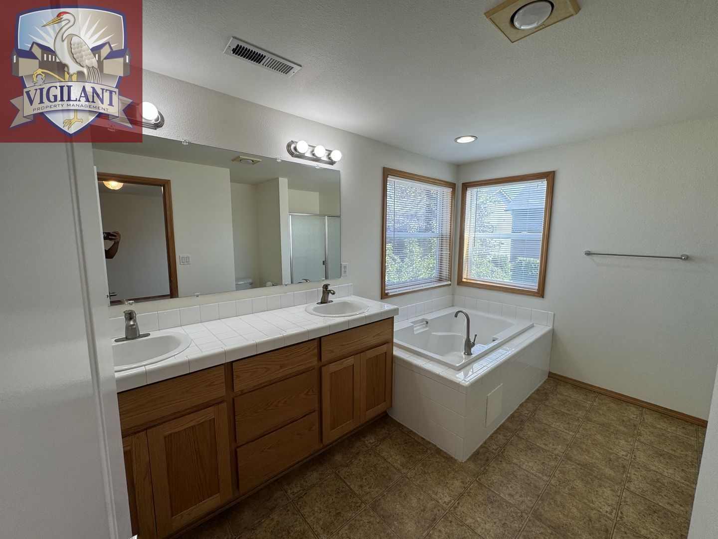 1614 N Falcon Dr – photo 3