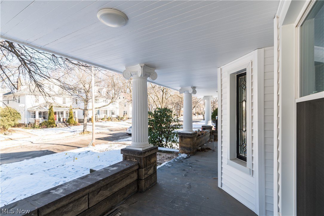 2970 Edgehill Rd – photo 2