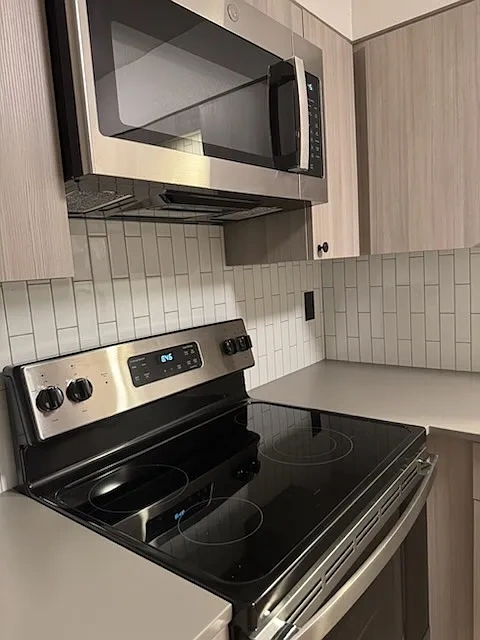 1421 W 8th Ave – photo 2