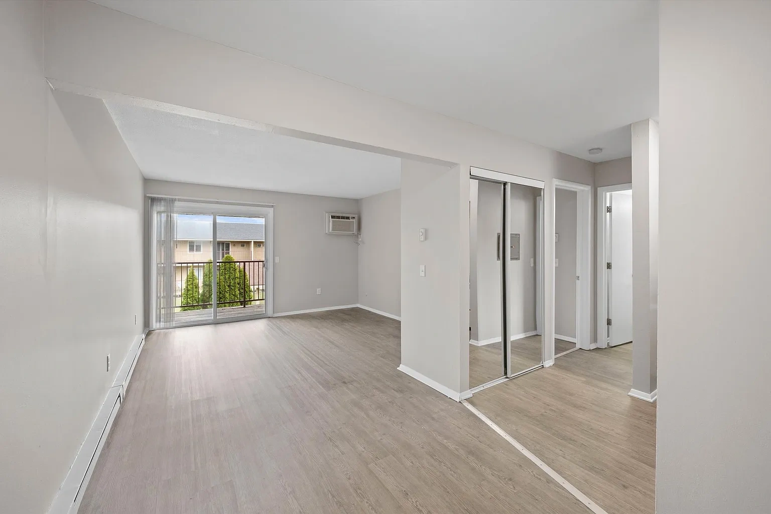 Toledo Circle Apartments – photo 5