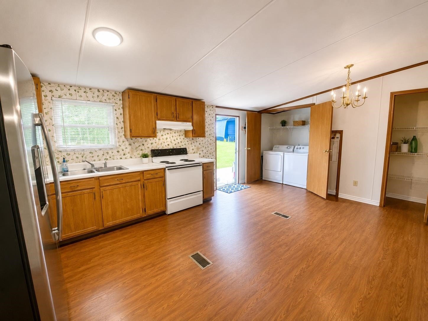 691 Beaver – photo 3