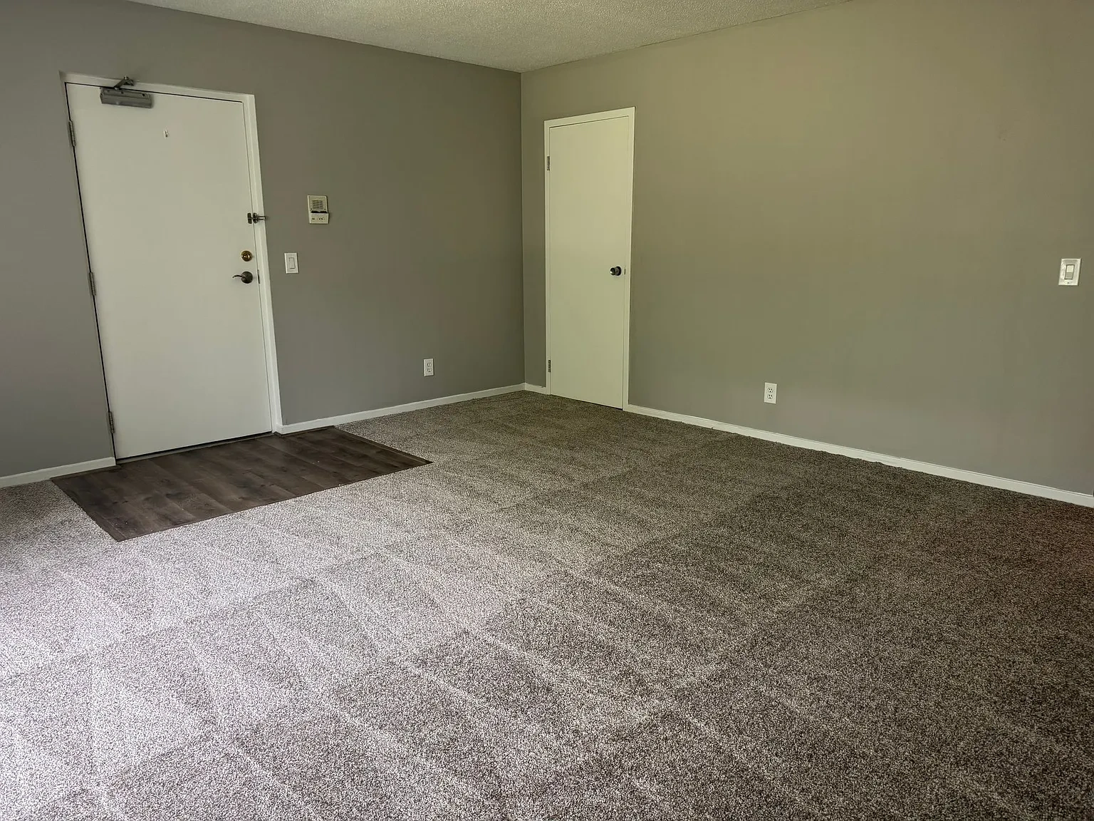 Goodhue Apartments – photo 5