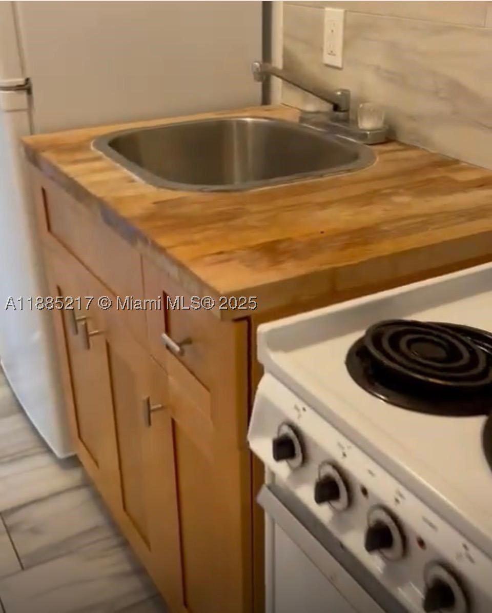 506 18th St #B – photo 3