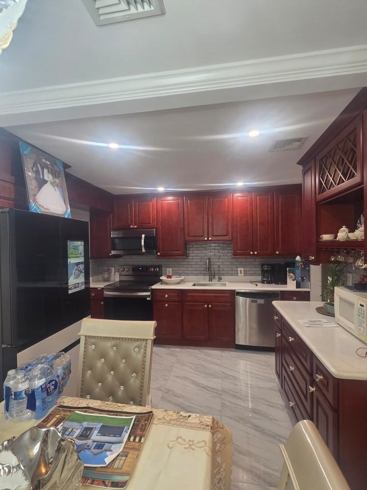 2648 Beech St unit 1 – photo 1