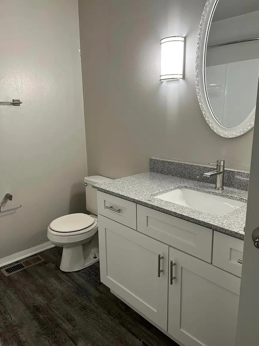 Black Hawk Apartments – photo 4