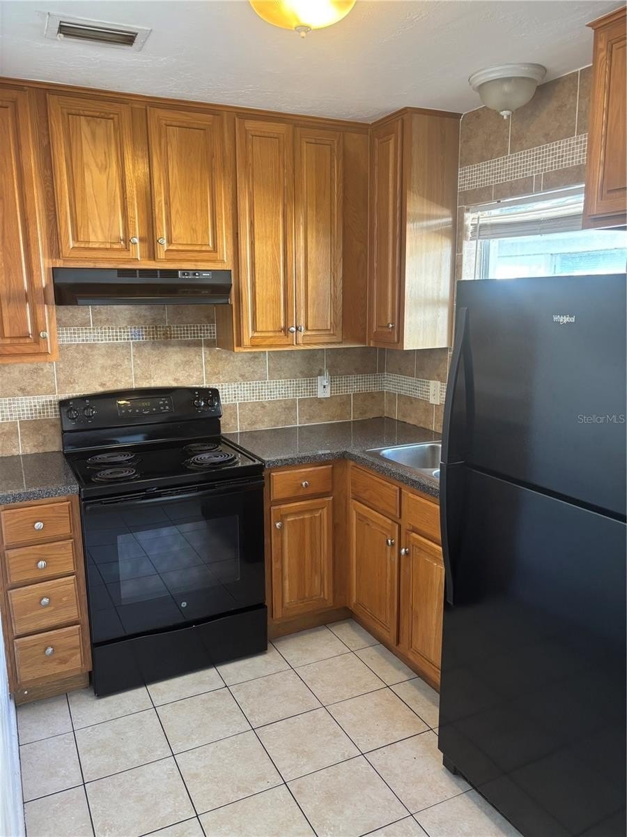 614 Rosery Rd NW – photo 4