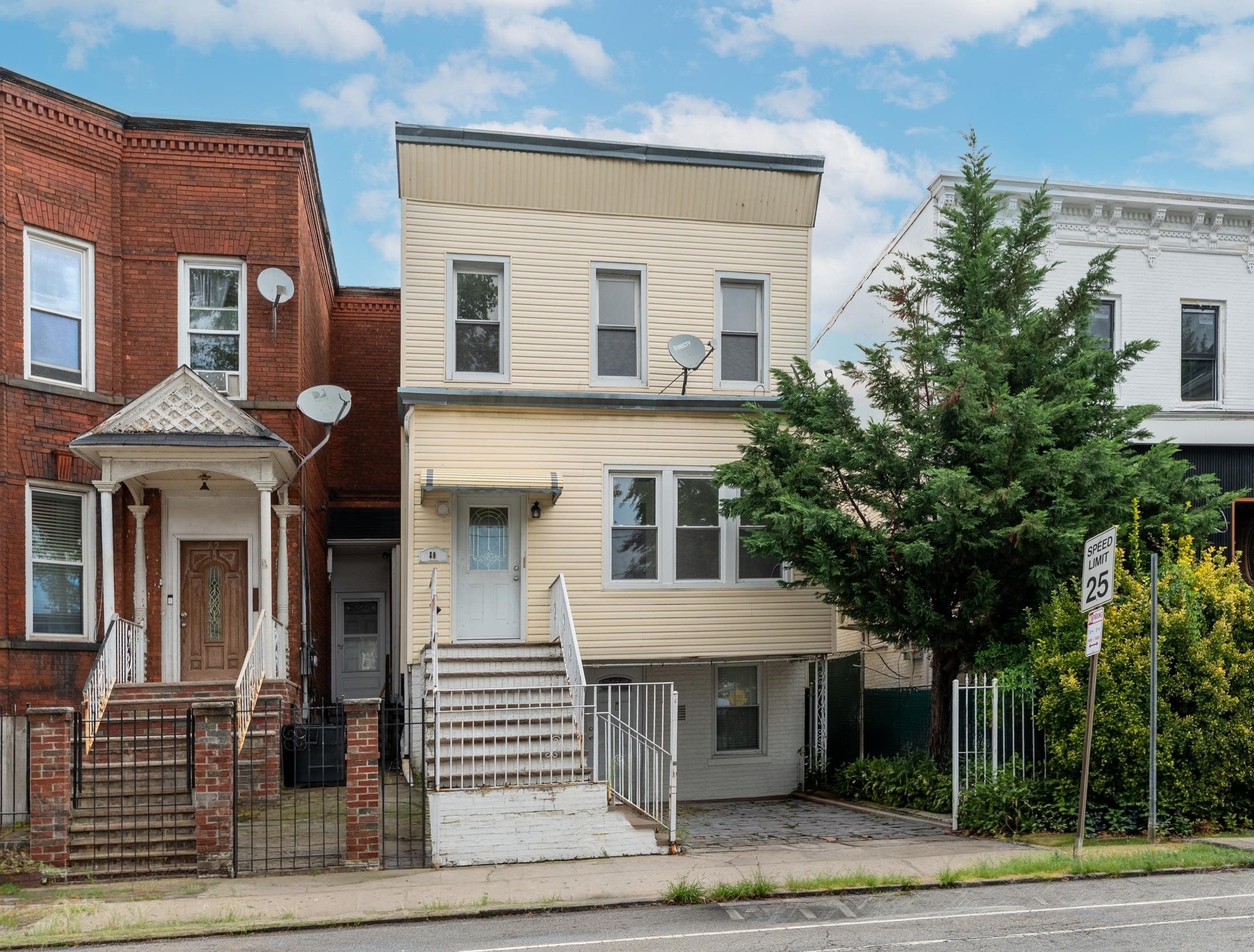 80 Linden Ave #2 – photo 1