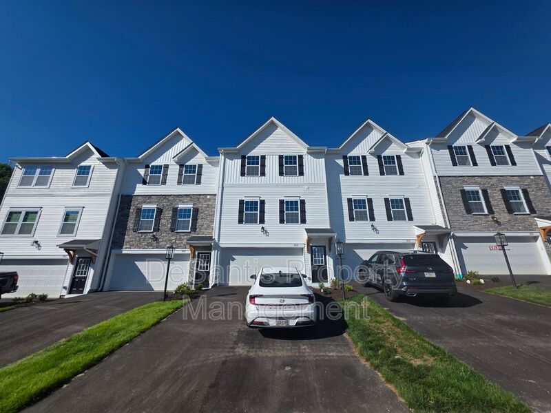 1806 Canterbury Dr – photo 1