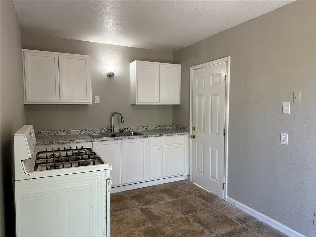 1361 Daytona Dr – photo 2