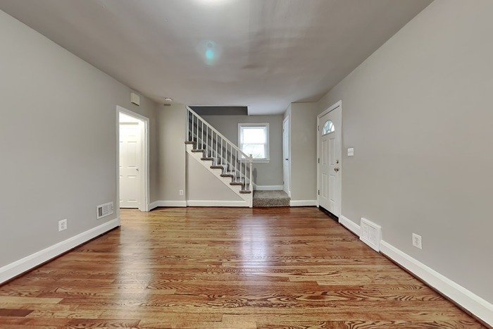 6 Royal Oak Ave – photo 4