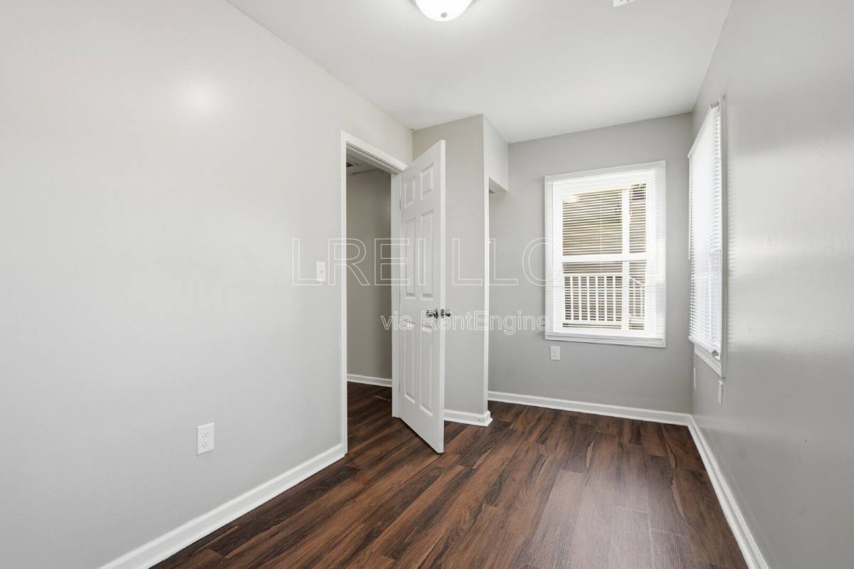 2338 W Madison St – photo 5