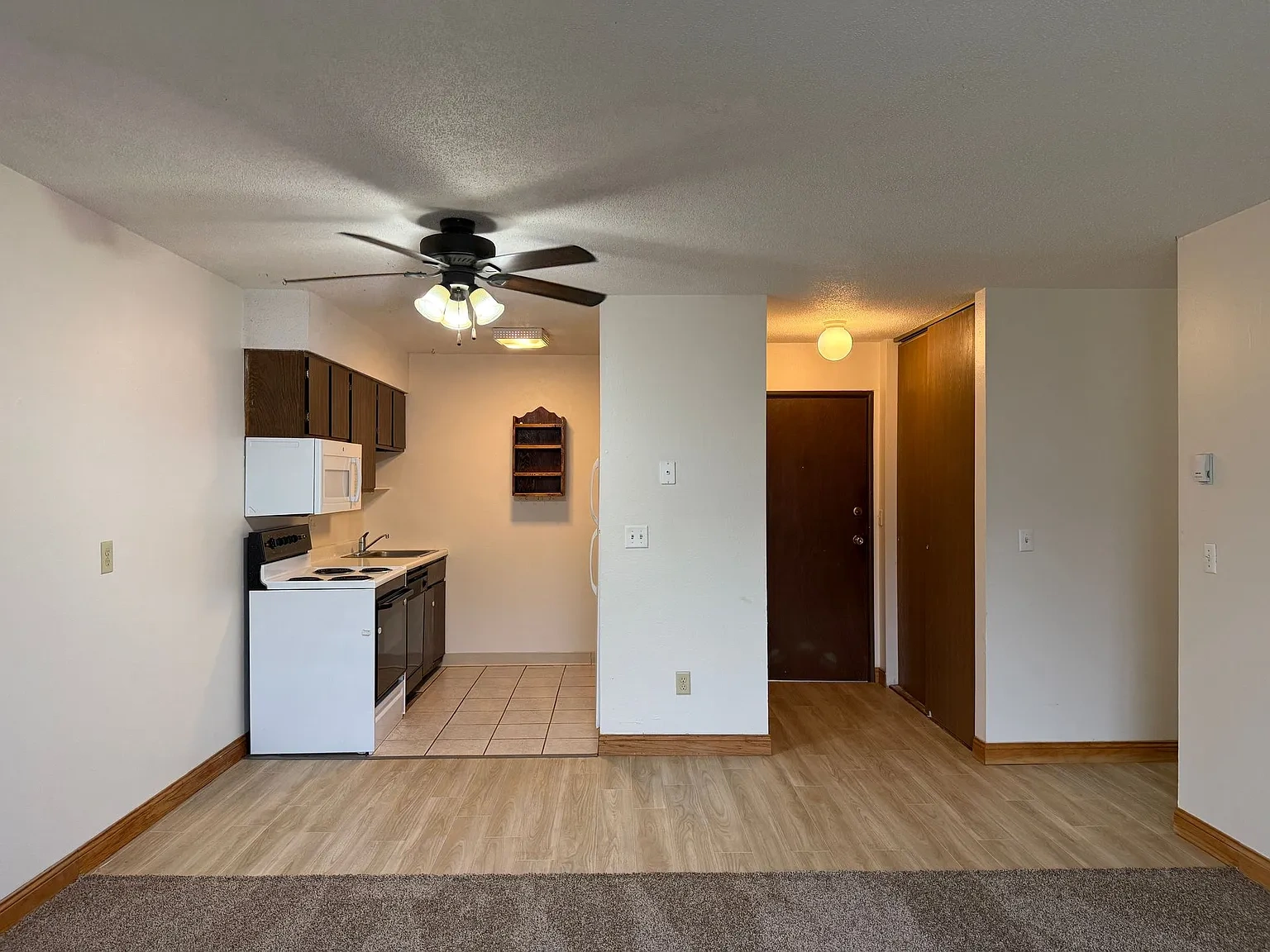 Crestwood Apartments – photo 5