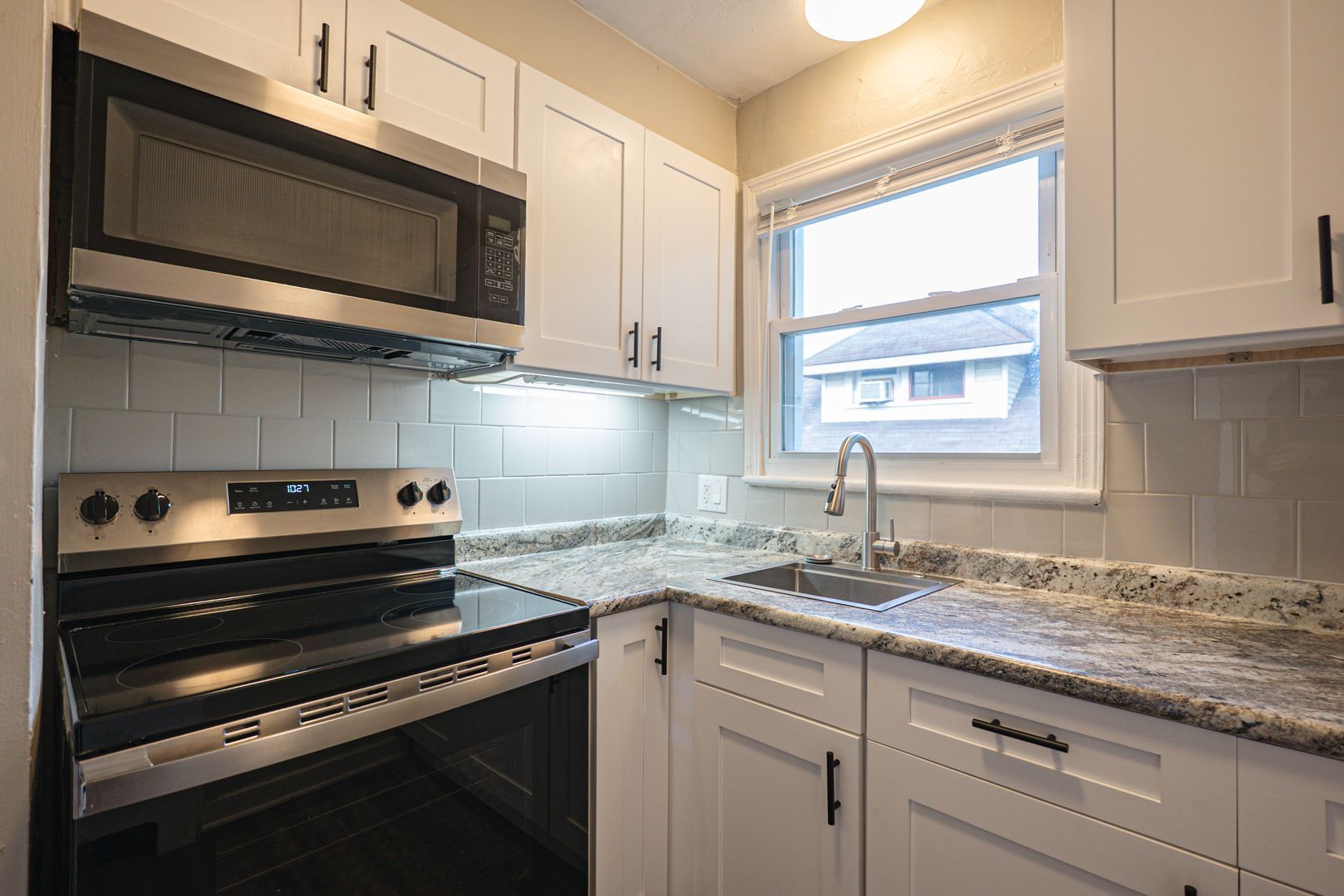1027 17th St NW unit Unit 7 – photo 1