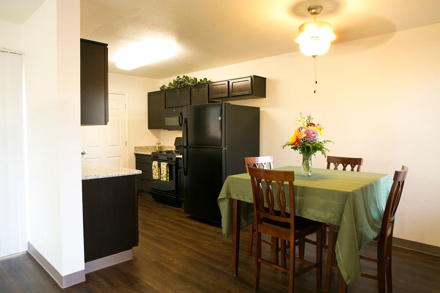 Orchard Village Apartments – photo 4