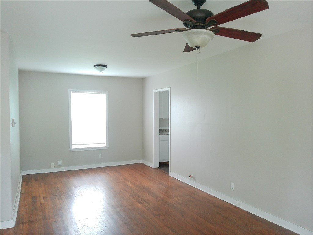 2837 Sarita St – photo 2