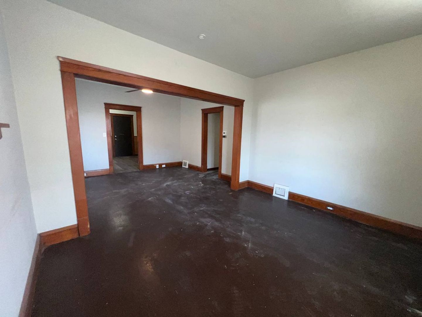 4091 E 56th St – photo 1