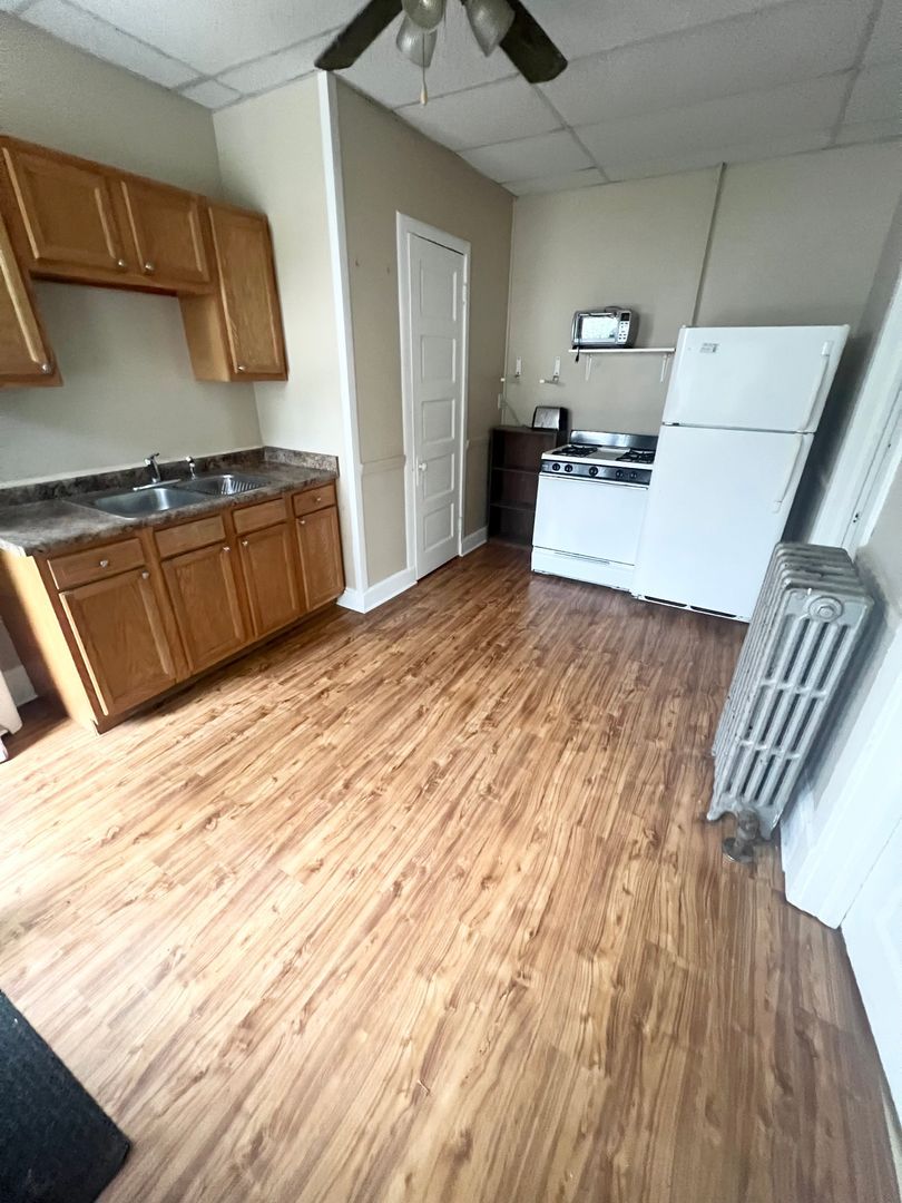 2029 Murray Hill Rd unit 8 – photo 2