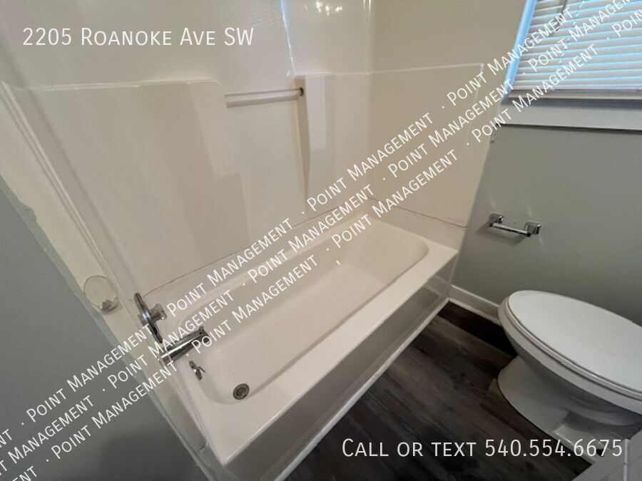 2205 Roanoke Ave SW – photo 3