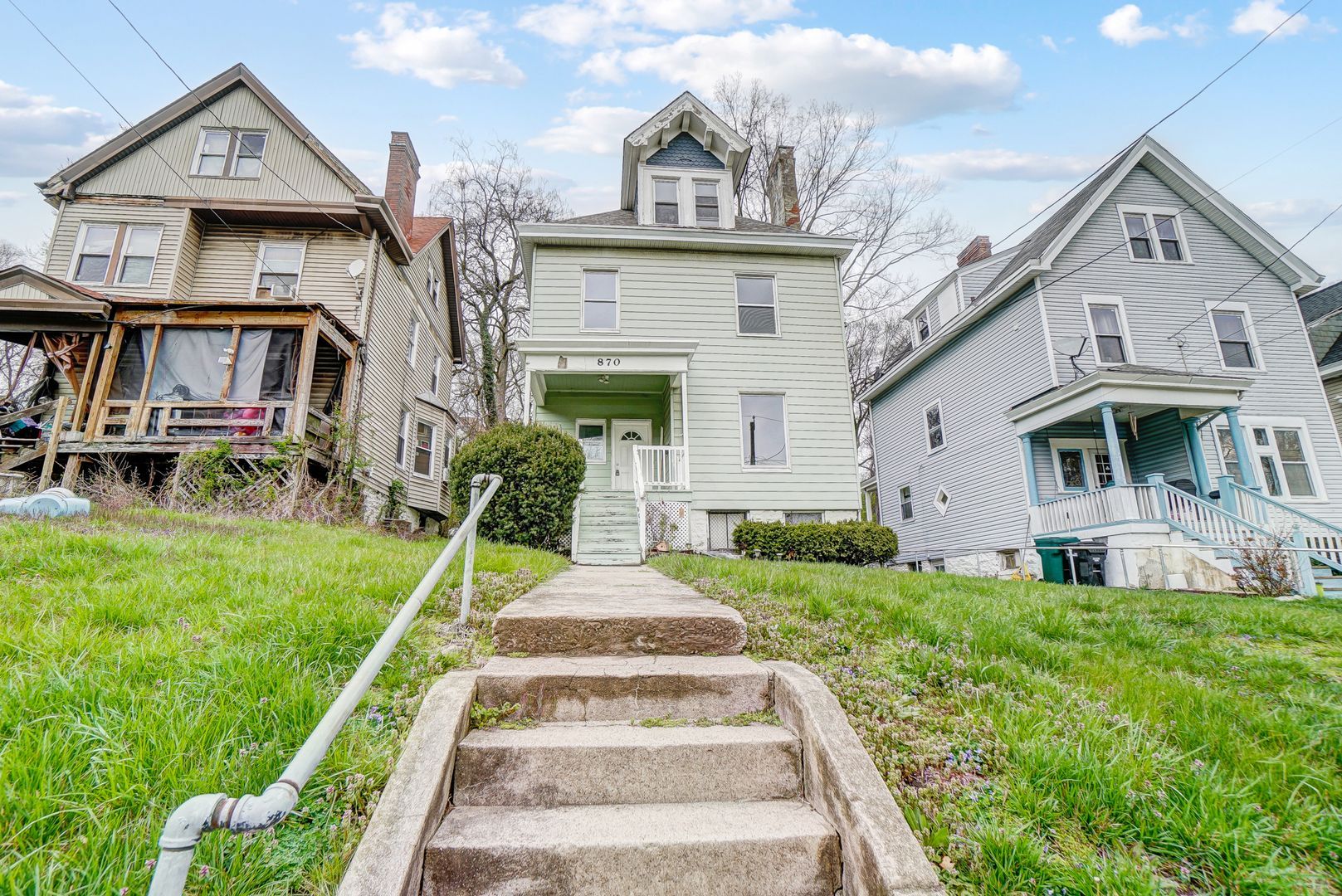 870 Rockdale Ave – photo 2