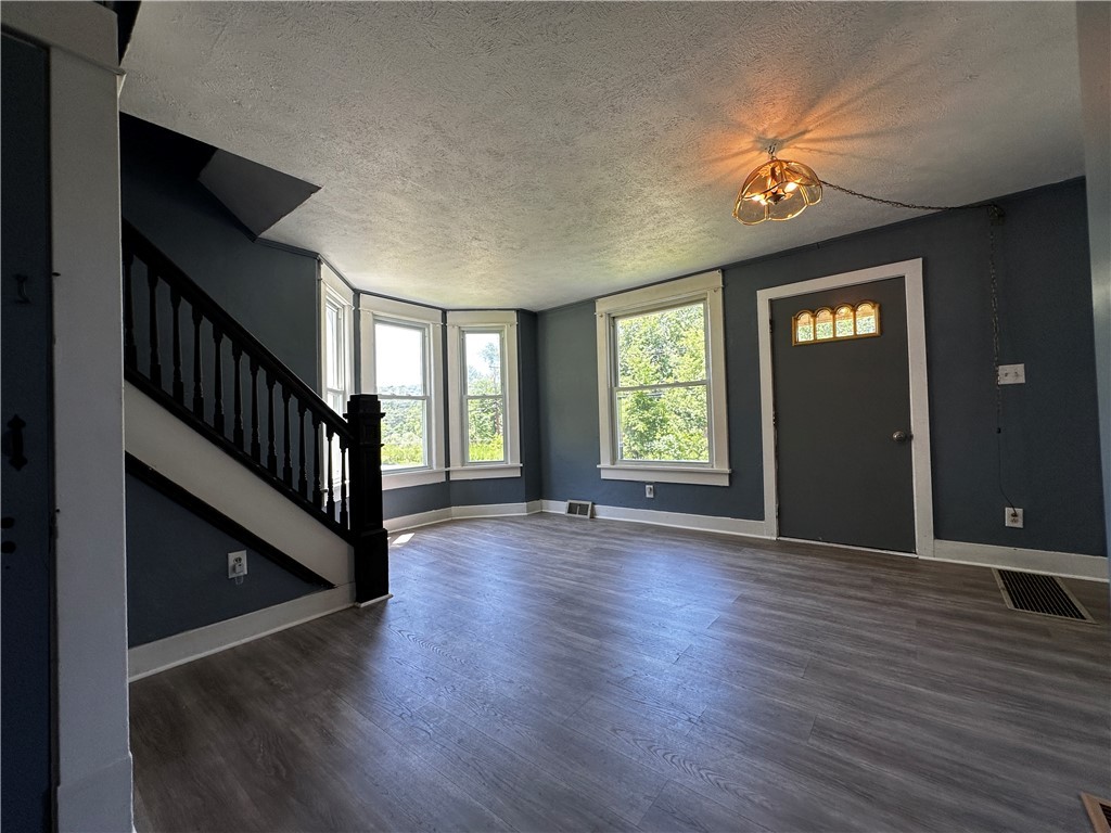 8232 Mercer St unit 1 – photo 4