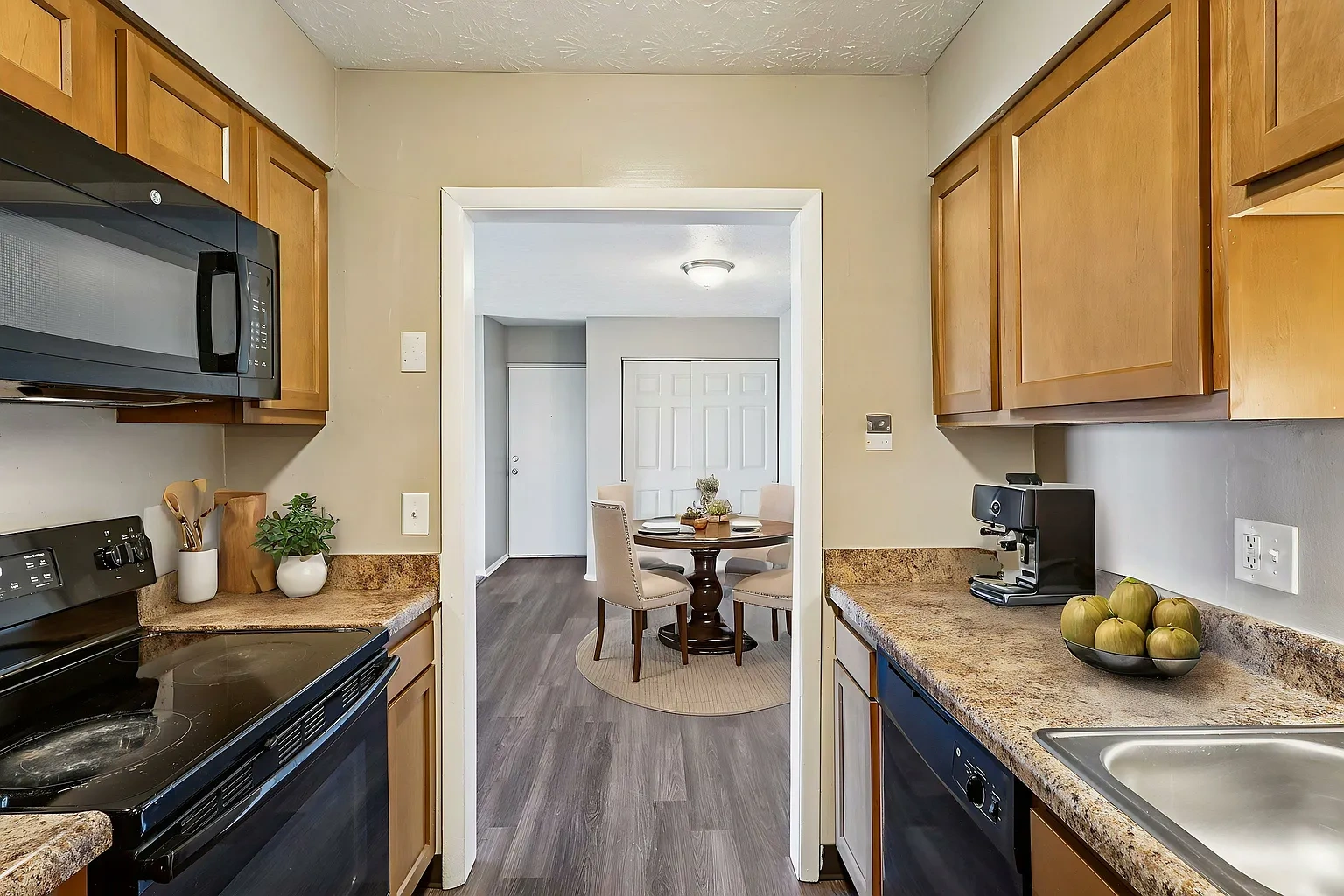 Oakwood Apartments – photo 4