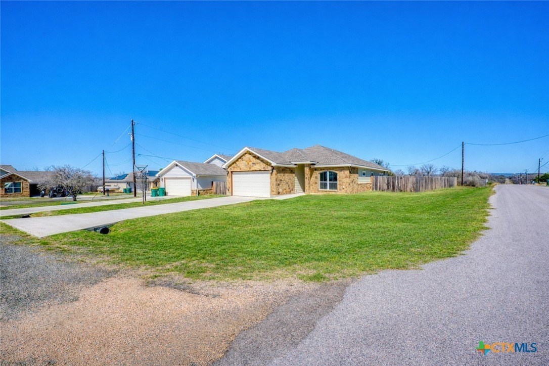 1516 Stonecrest Dr – photo 1
