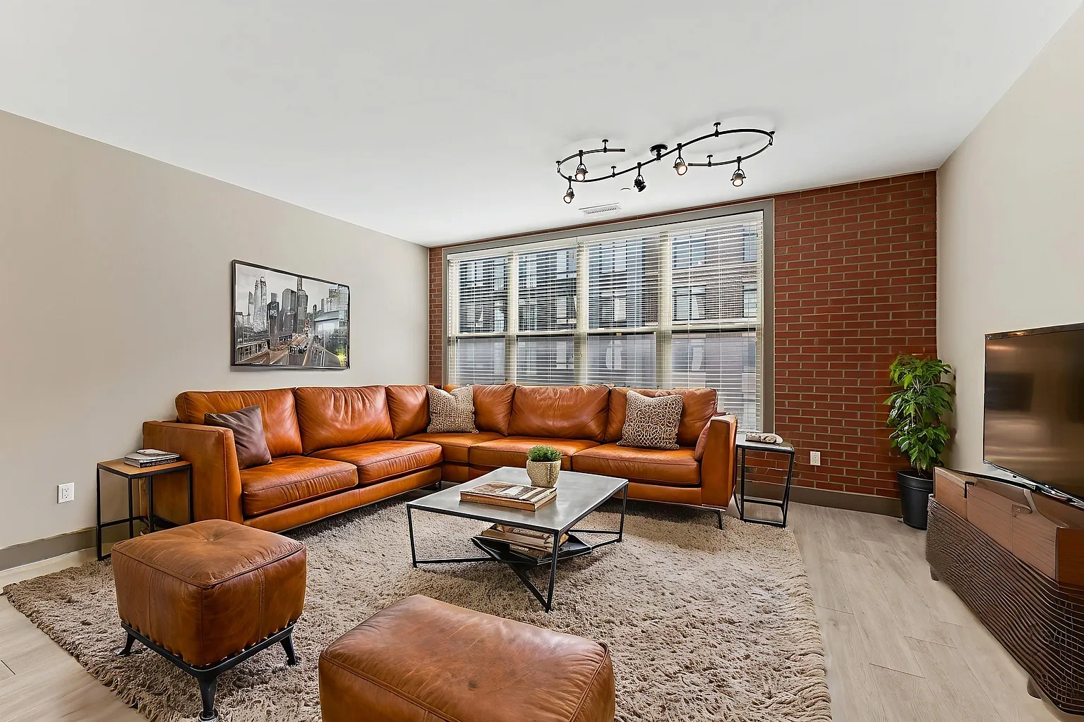 Crocker Park Living – photo 3