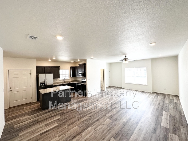 779 S Rupple Rd unit 1 – photo 5