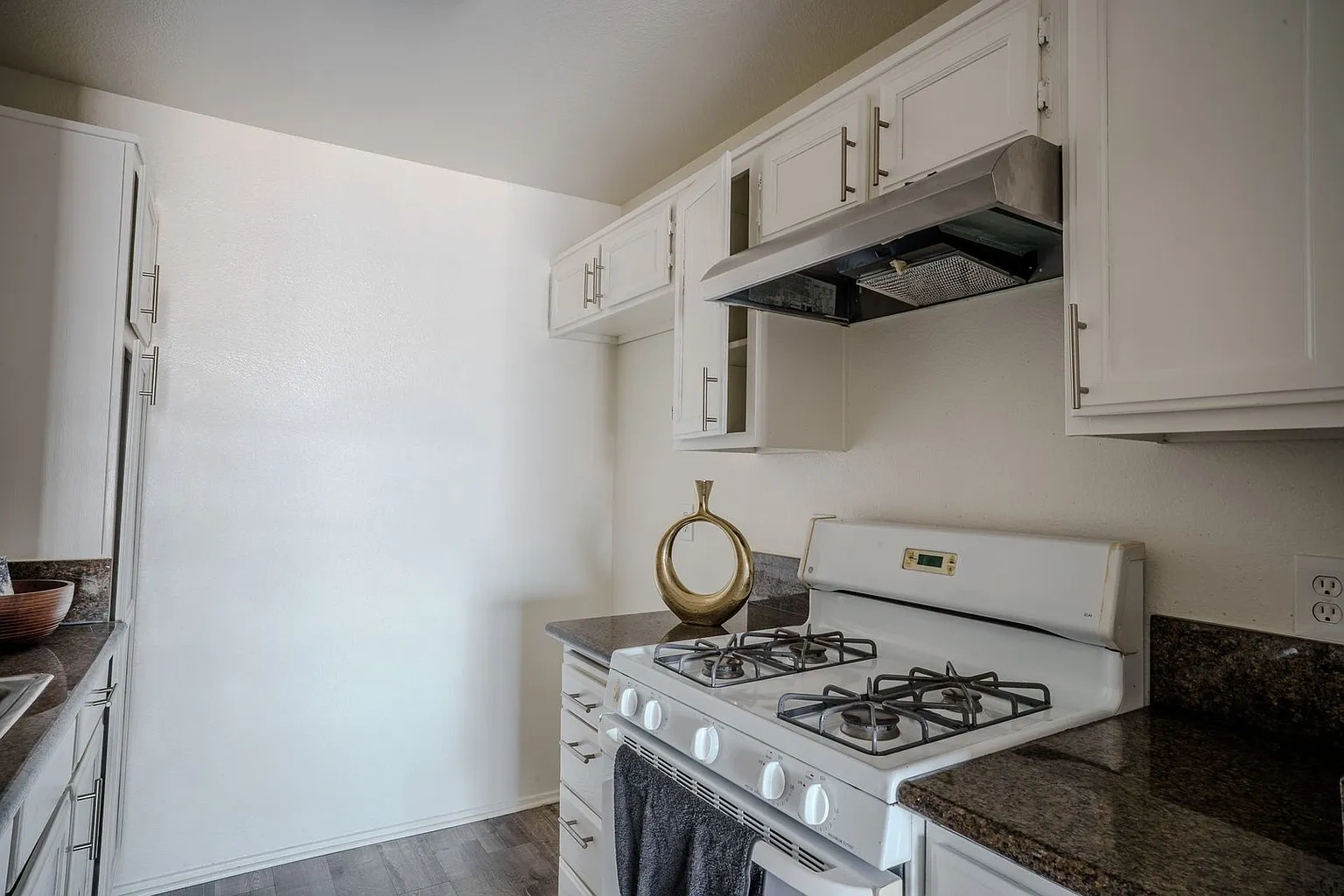 1362 Temple Ave. – photo 5