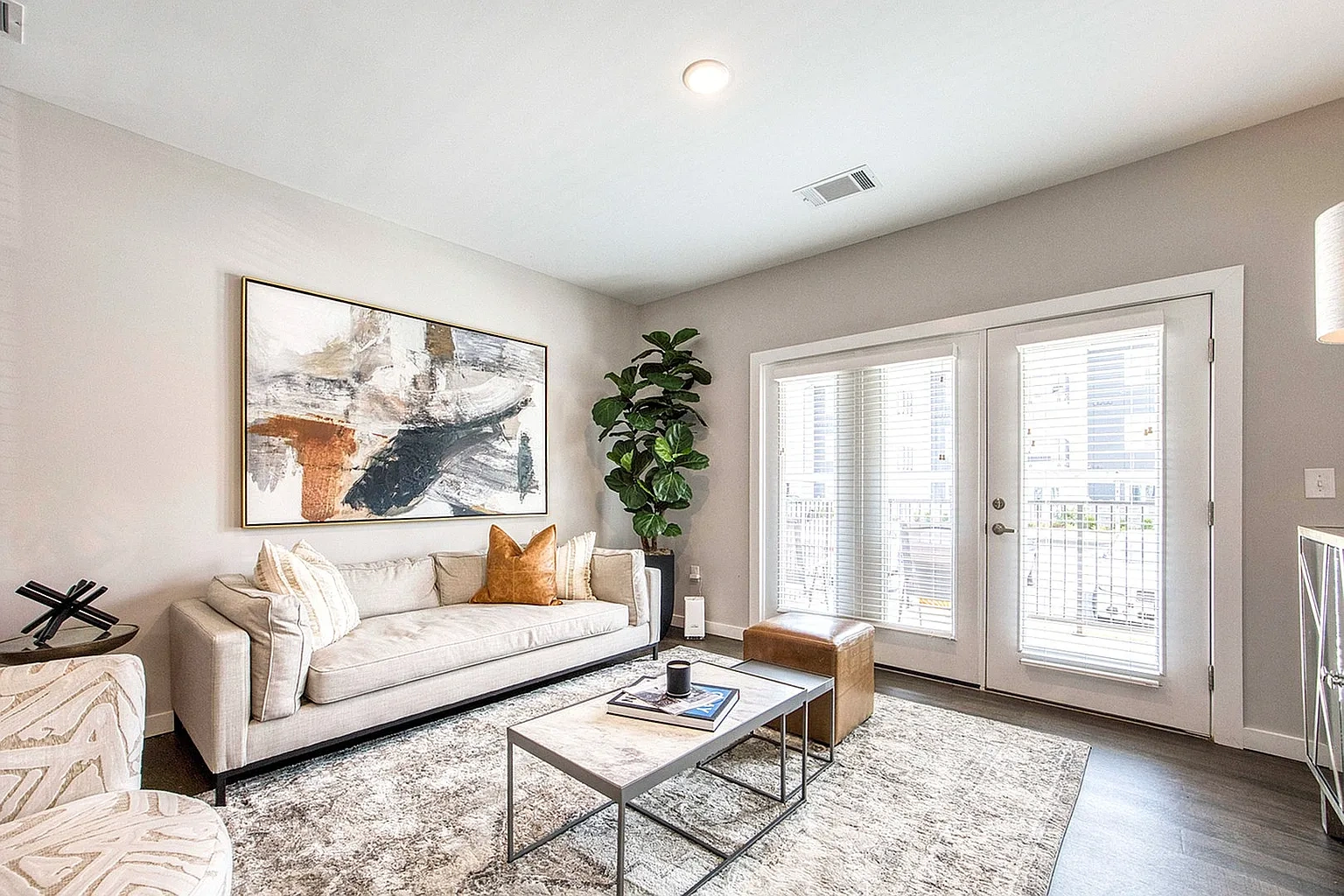 Landmark Apartments – photo 2