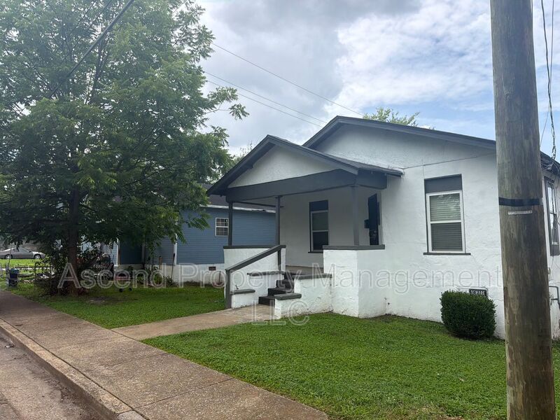 557 N Willow St – photo 2