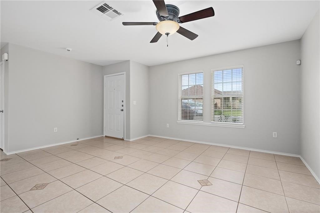 426 Oak Harbor Dr – photo 5