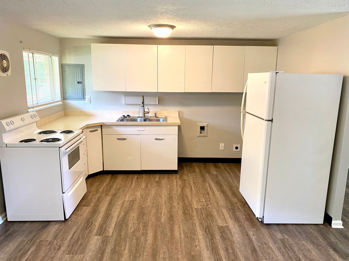 4417 Grayson St – photo 5