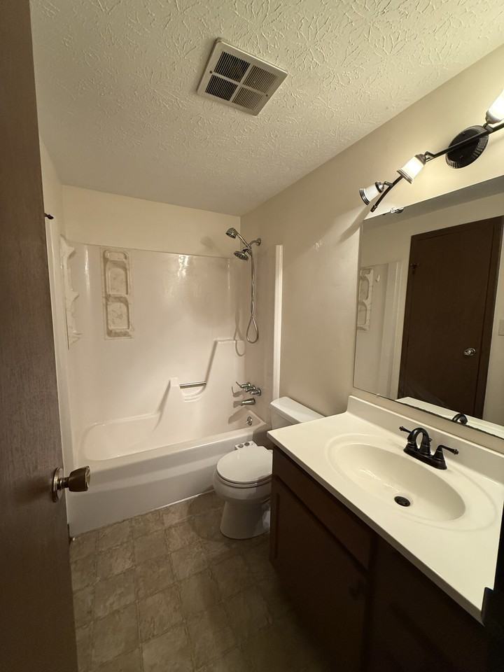 5217 Cline Rd unit B – photo 4