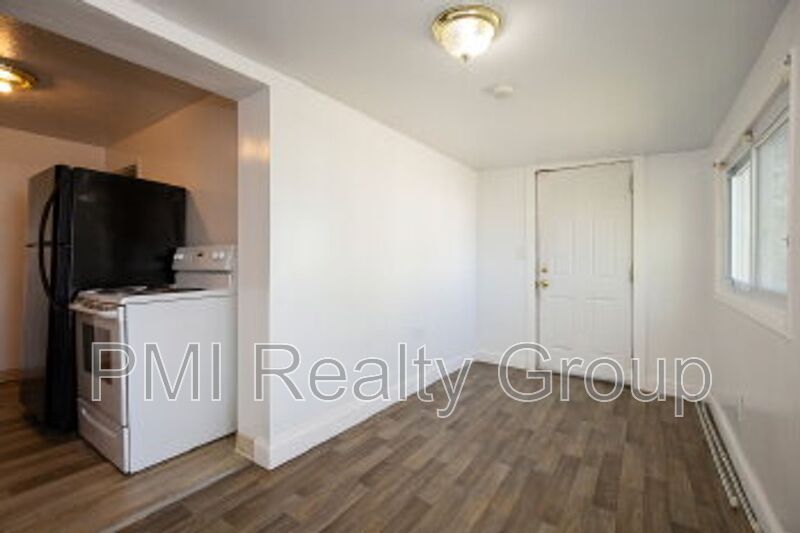 25141 Treadwell Ave – photo 5