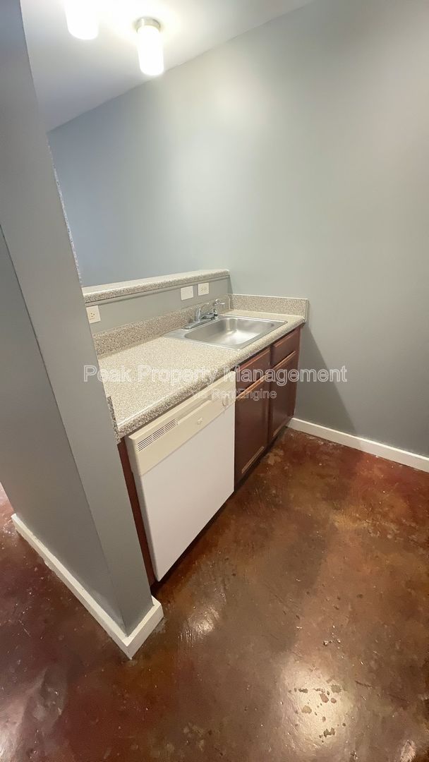 1510 W Broad St unit Apt 204 – photo 3